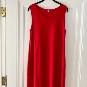 Sleeveless all-cotton long v-neck red dress w/ pockets